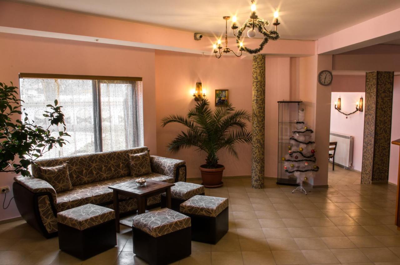 Family Hotel Virgin Ribarica Εξωτερικό φωτογραφία