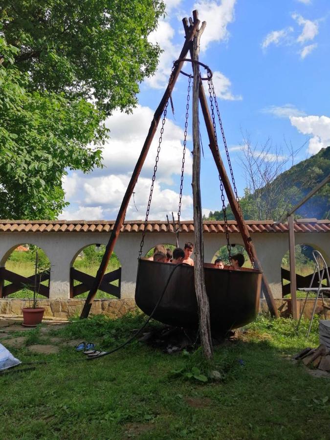 Family Hotel Virgin Ribarica Εξωτερικό φωτογραφία