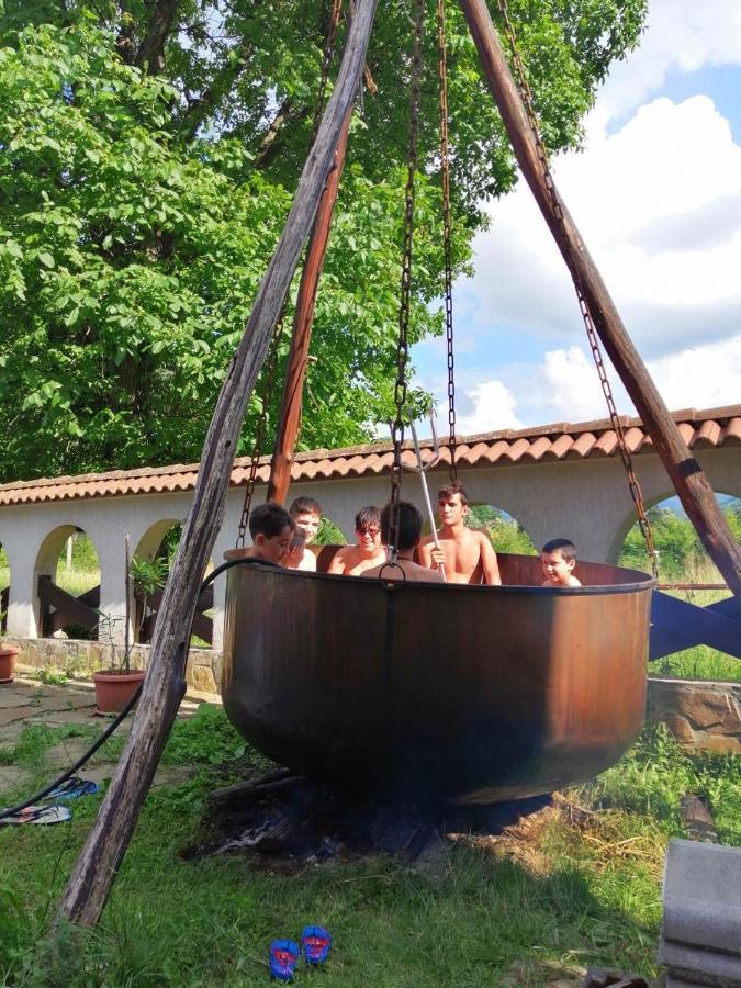 Family Hotel Virgin Ribarica Εξωτερικό φωτογραφία