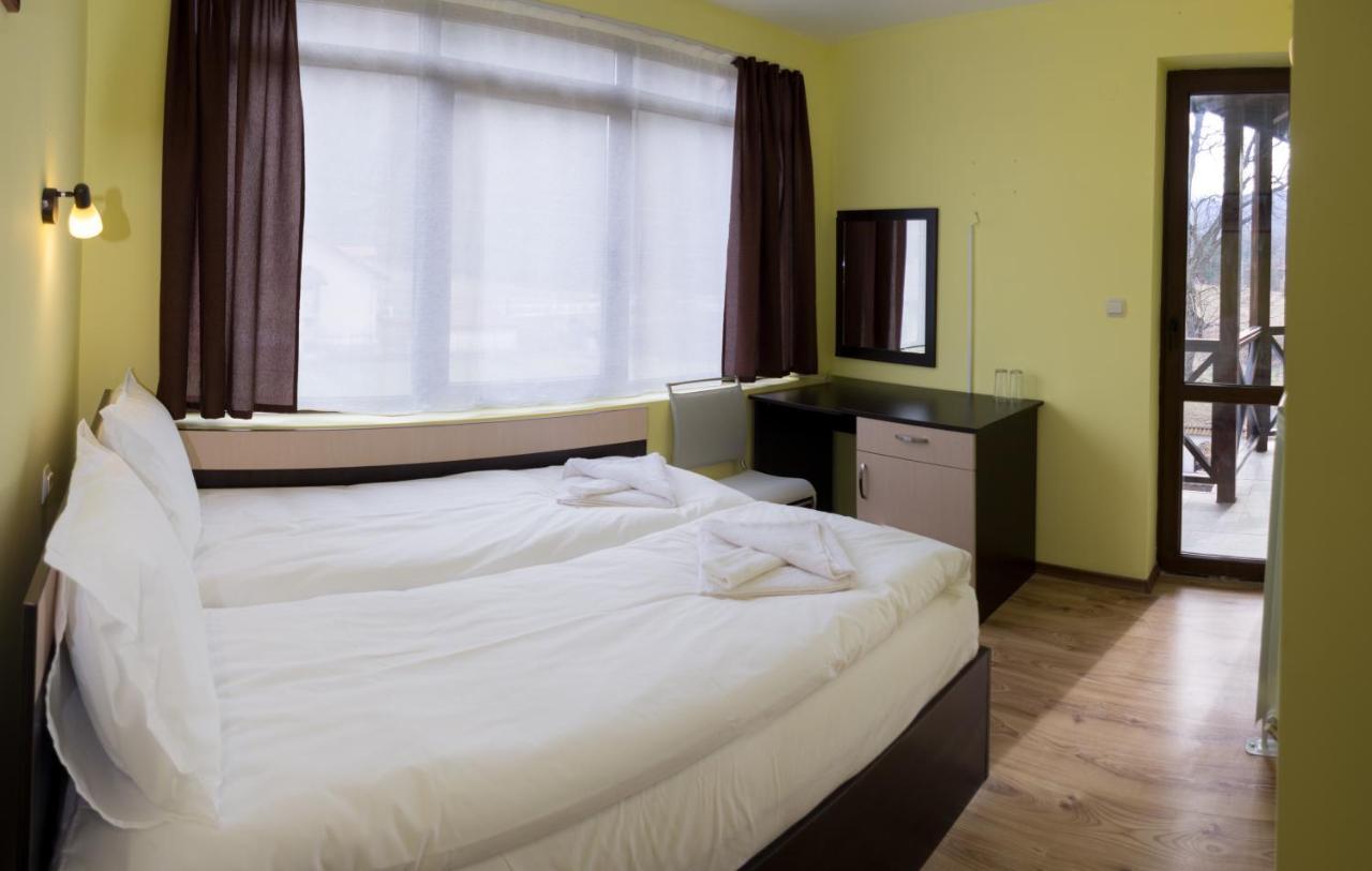 Family Hotel Virgin Ribarica Εξωτερικό φωτογραφία