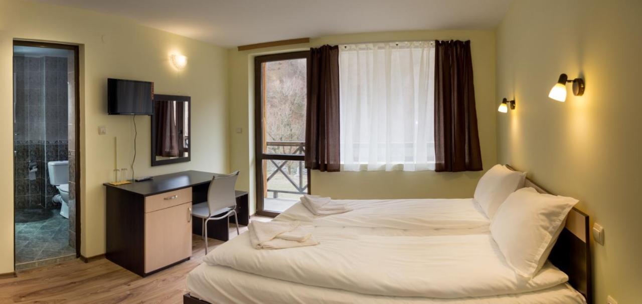 Family Hotel Virgin Ribarica Εξωτερικό φωτογραφία