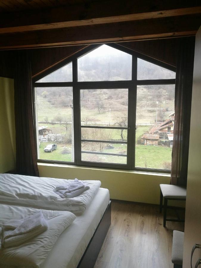 Family Hotel Virgin Ribarica Εξωτερικό φωτογραφία