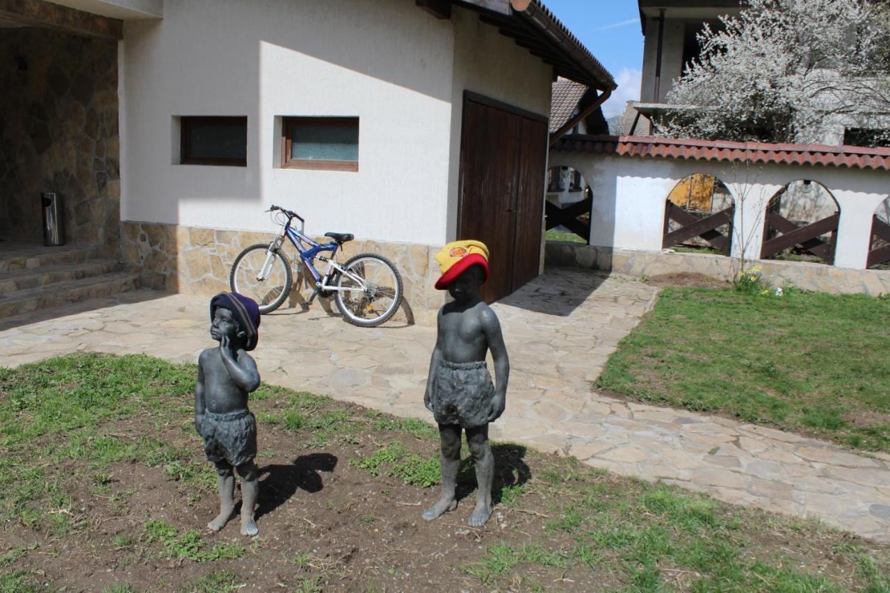 Family Hotel Virgin Ribarica Εξωτερικό φωτογραφία