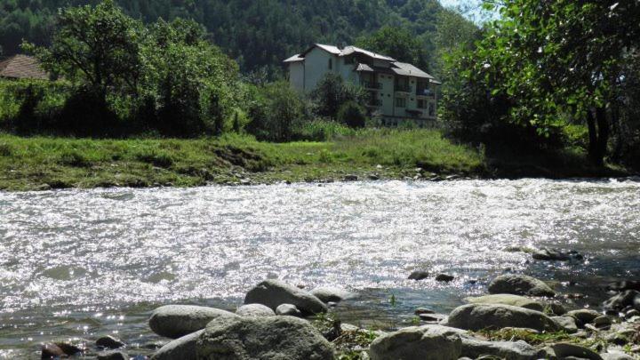 Family Hotel Virgin Ribarica Εξωτερικό φωτογραφία